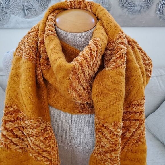 Rebecca Minkoff Block Yarn Muffler Scarf - Picture 7 of 12